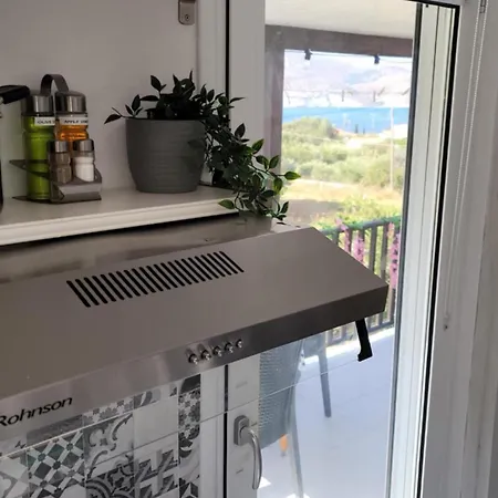 Apartment Malki's House In Livadi