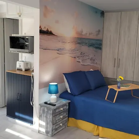 Malki's House In Livadi Apartment