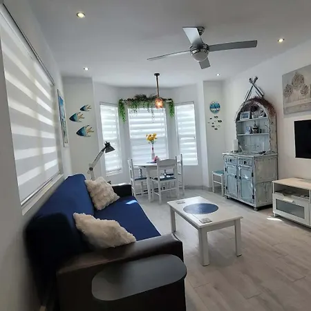 Sharon's Island Get Away In Livadi Apartament *