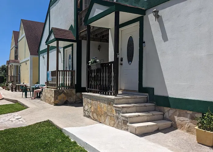Malki's House In Livadi Apartment *