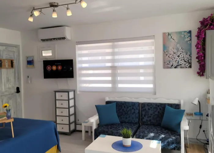 Apartment Malki's House In Livadi *